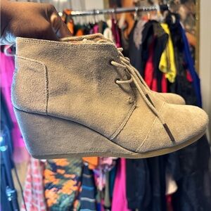 Women's Toms Tan Suede Wedge Ankle Boots